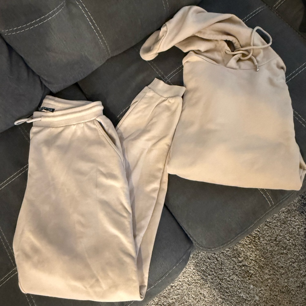 Nasty Gal Cream/Tan Hoodie and Jogger Set Size 10